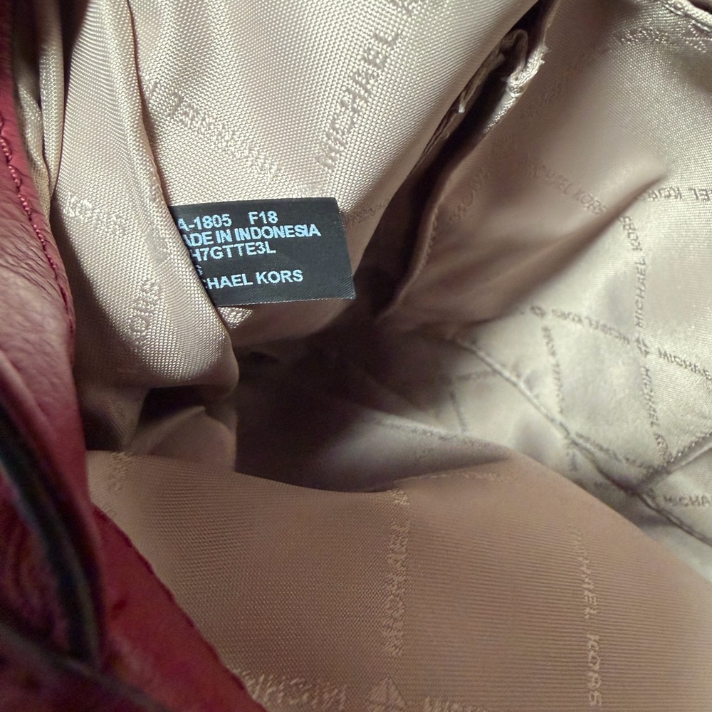 Michael Kors Shoulder Bag and Wallet - Picture 9 of 16